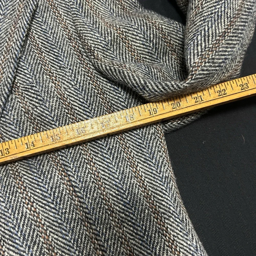 VTG Harris Tweed Herringbone Blazer Jacket Mens 38 70s Gray Wool Sport Coat USA
